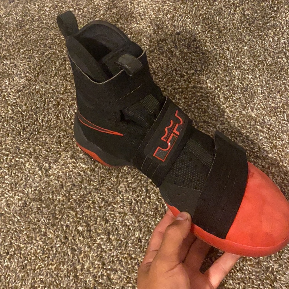 Shoes - Picture 5 of 10